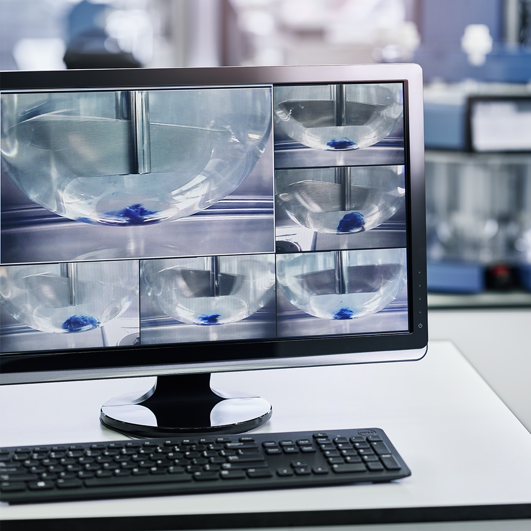 Watch what happens in each dissolution testing vessel from the outside and from the inside with CenterView™ video monitoring.